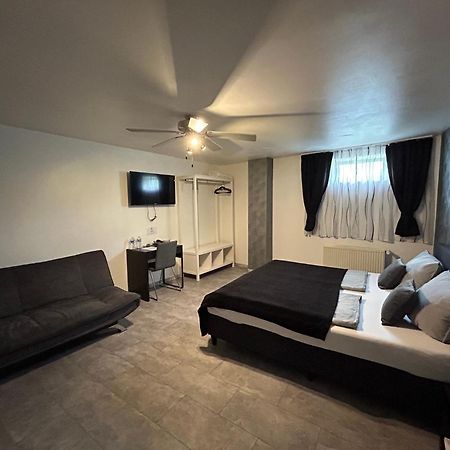 Mikroapartments Klarenthal Saarbrücken Esterno foto