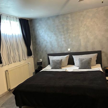 Mikroapartments Klarenthal Saarbrücken Esterno foto