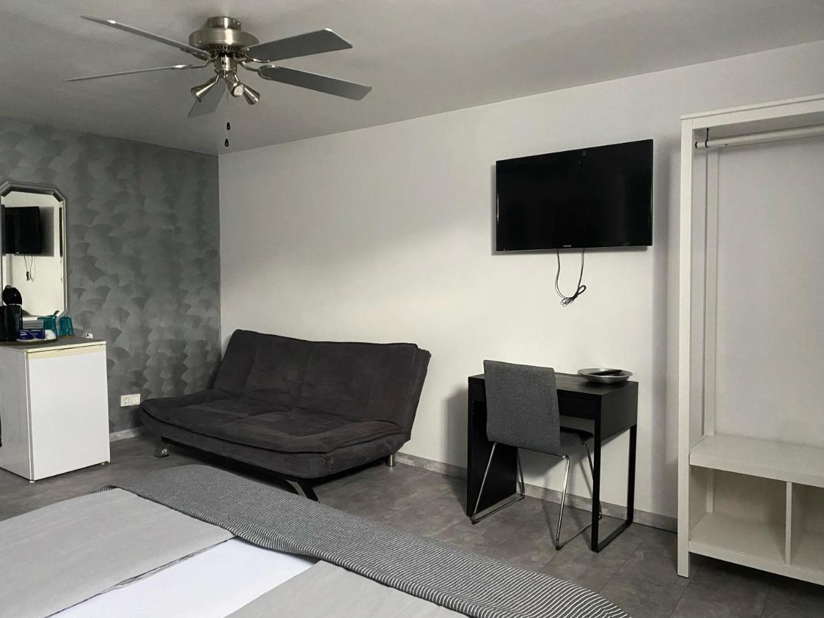 Mikroapartments Klarenthal Saarbrücken Esterno foto