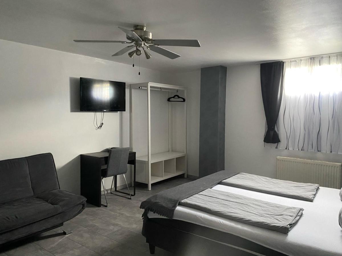 Mikroapartments Klarenthal Saarbrücken Esterno foto