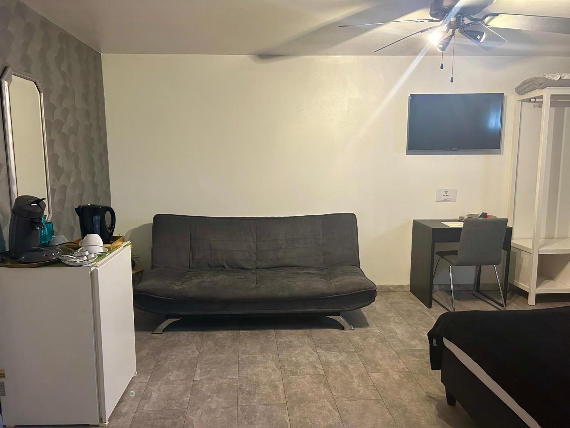 Mikroapartments Klarenthal Saarbrücken Esterno foto